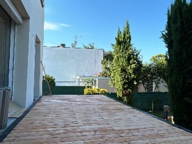 Terrasse bois sur structure métallique : un projet innovant